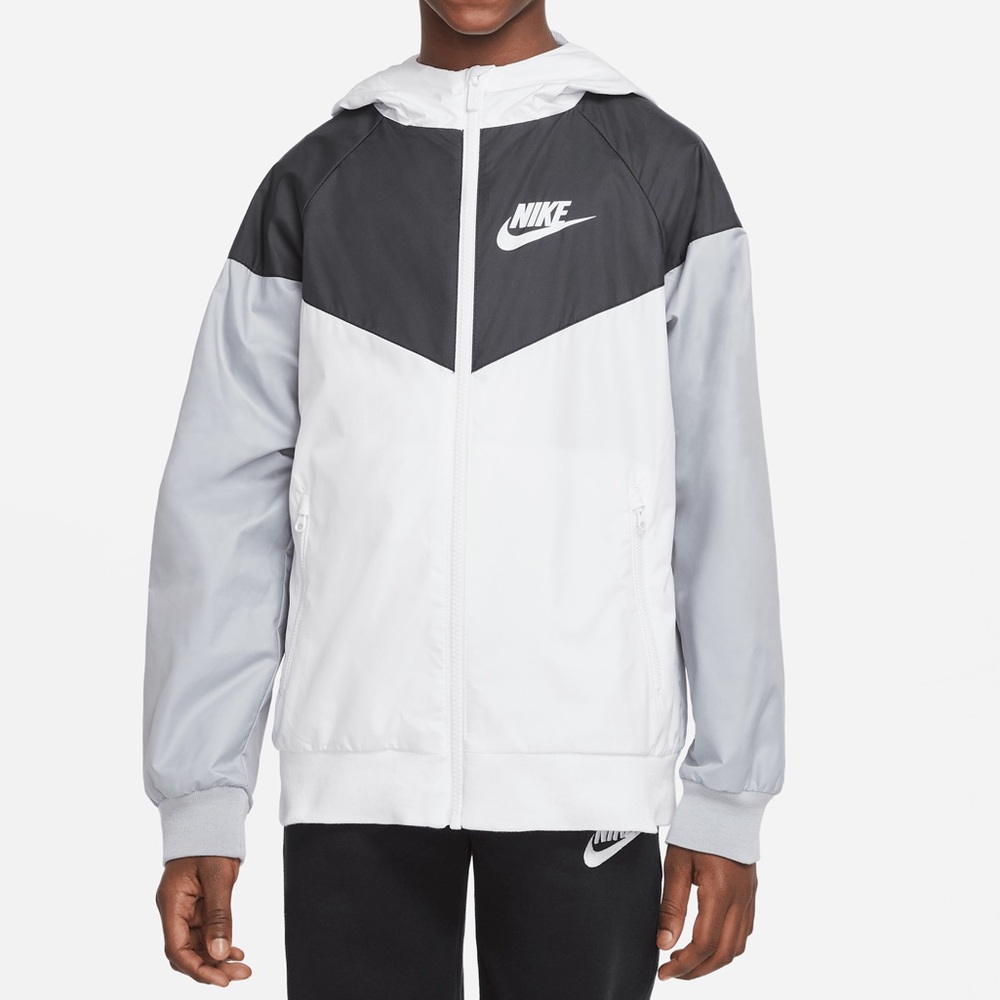 Nike Sportswear Windrunner Loose Hip-Length Hooded Jacket Size M (5-6 years)